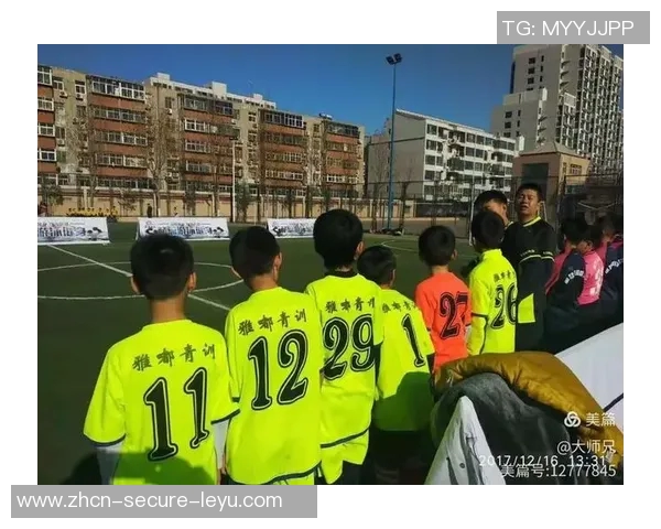 少儿足球夏令营开启快乐暑假培养孩子团队精神与运动能力的最佳选择